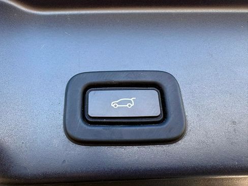 Used 2021 Land Rover Range Rover Evoque SE image 24