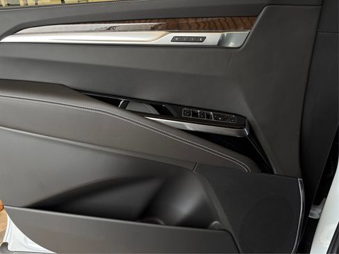 New 2026 Cadillac Escalade ESV Platinum Sport AWD/4WD image 21