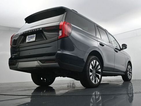 Used 2025 Ford Expedition Platinum w/ Driver's Package AWD/4WD image 35