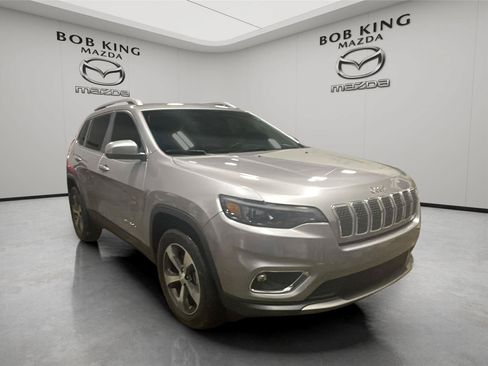 Used 2020 Jeep Cherokee Limited w/ Technology Group AWD/4WD image 7