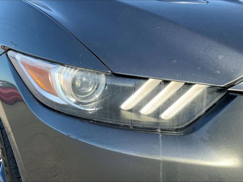 Used 2017 Ford Mustang GT Premium image 34