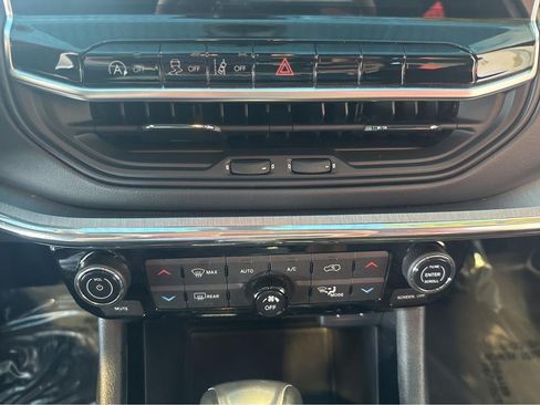 Used 2022 Jeep Compass High Altitude AWD/4WD image 22