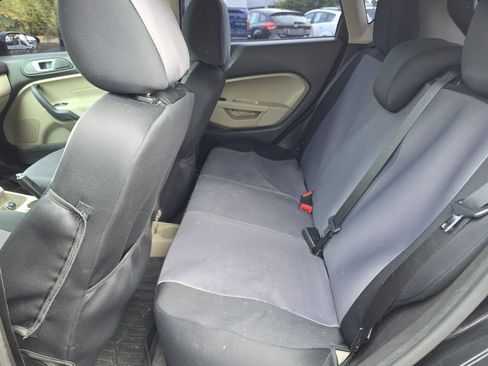 Used 2015 Ford Fiesta SE FWD image 8