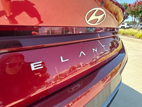 Used 2024 Hyundai Elantra SEL FWD image 14