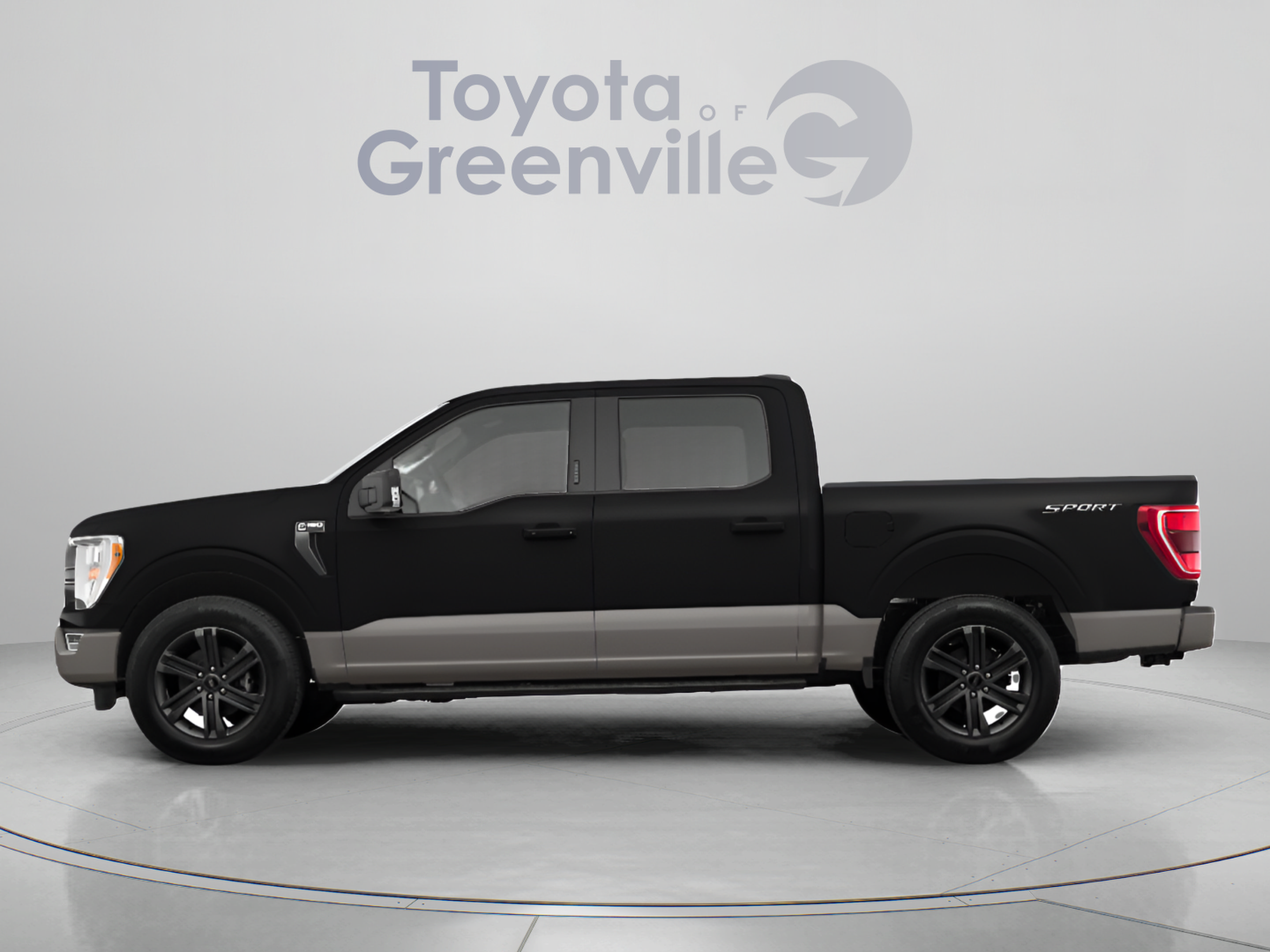 Used 2022 Ford F150 XLT w/ Equipment Group 302A High AWD/4WD image 2