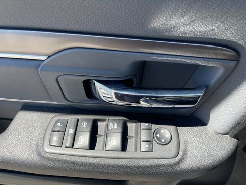 Used 2023 RAM 1500 Classic SLT AWD/4WD image 13