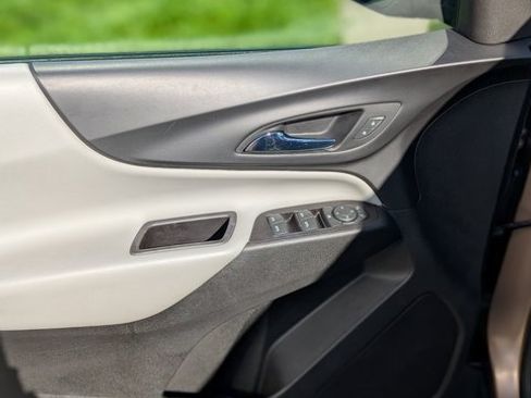 Used 2019 Chevrolet Equinox LT image 11