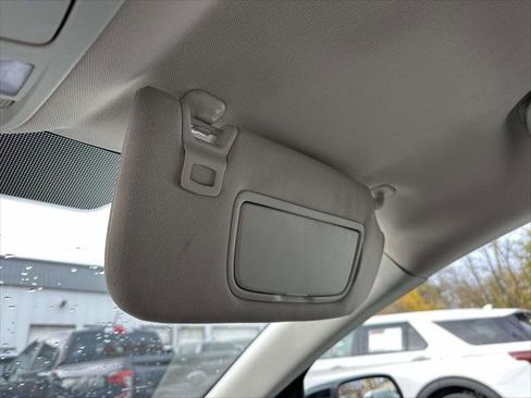 Used 2022 Ford Edge SEL w/ Sport Appearance Package image 32