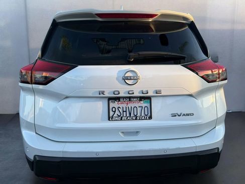Used 2024 Nissan Rogue SV image 5