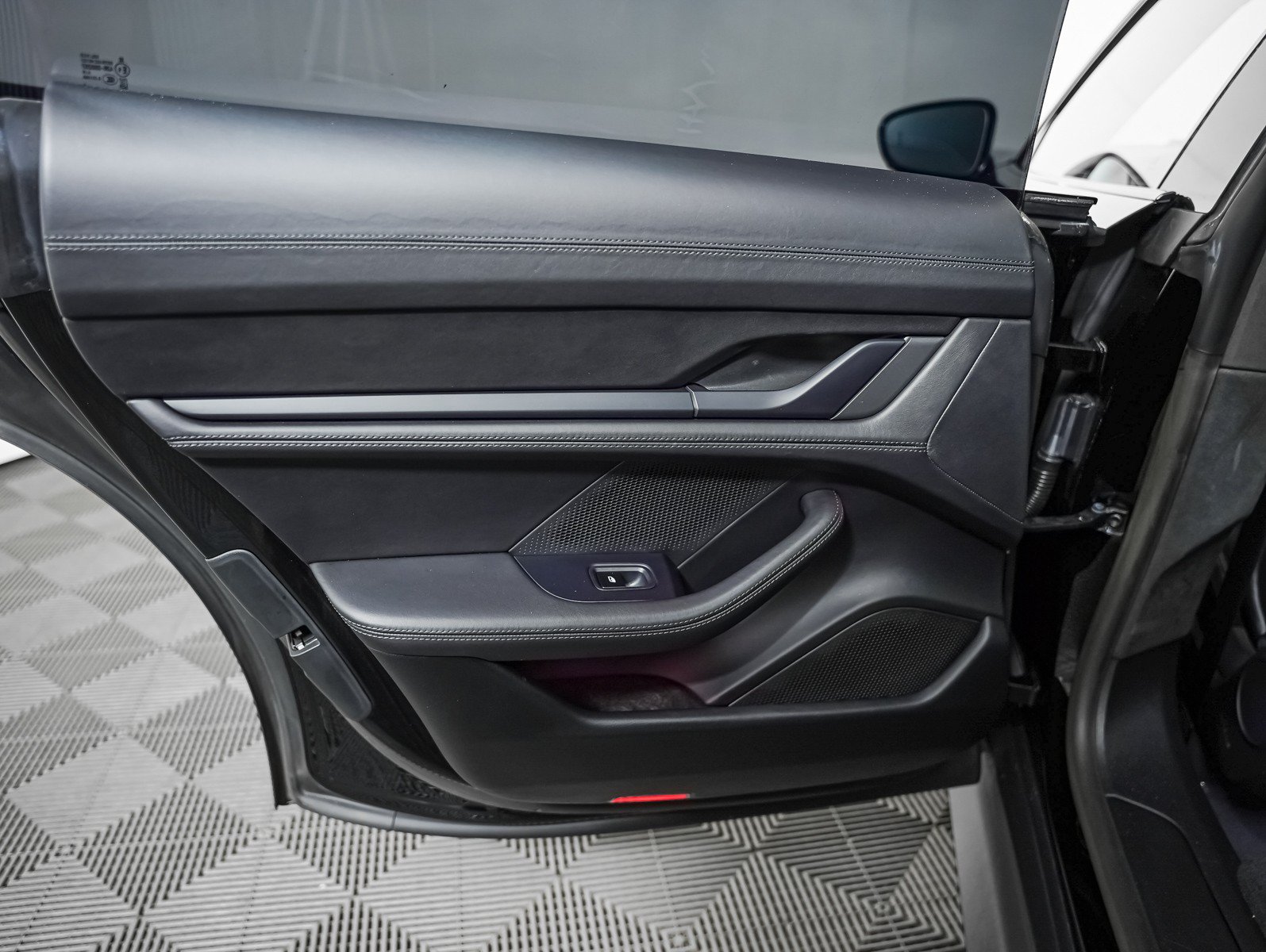 Certified 2023 Porsche Taycan RWD image 27