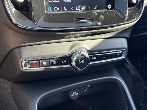 Used 2024 Volvo XC40 B5 Plus w/ Protection Package Premier image 6
