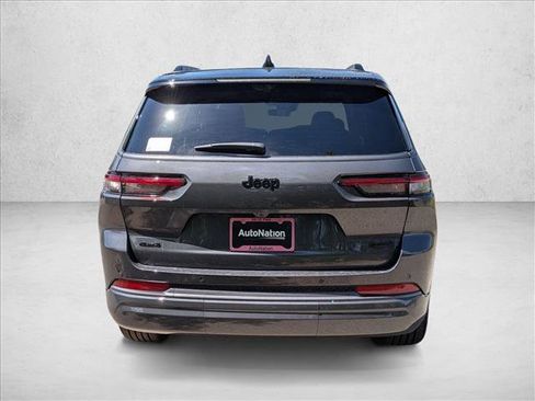 New 2026 Jeep Grand Cherokee L Summit w/ Obsidian Package AWD/4WD image 8