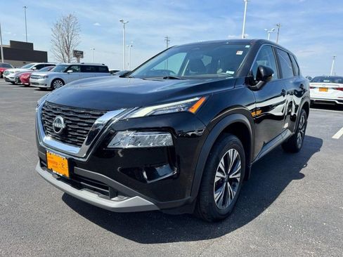 Used 2023 Nissan Rogue SV image 8