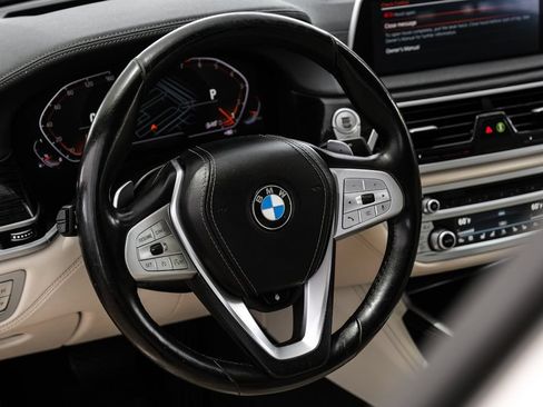 Used 2020 BMW 740i w/ Premium Package RWD image 13