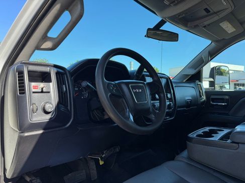 Used 2015 GMC Sierra 3500 2WD Crew Cab image 14
