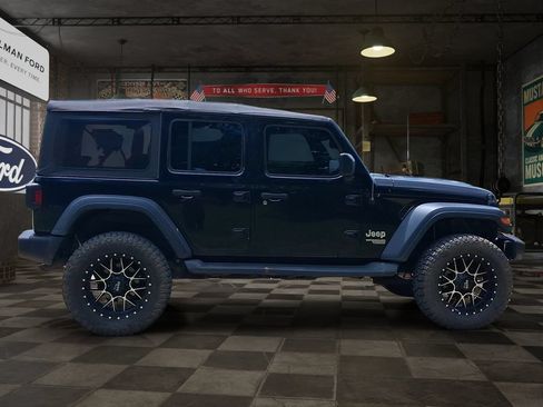 Used 2018 Jeep Wrangler Unlimited Sport S AWD/4WD image 7