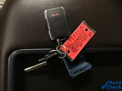 Used 2015 GMC Sierra 2500 SLT w/ Suspension Package, Off-Road image 59