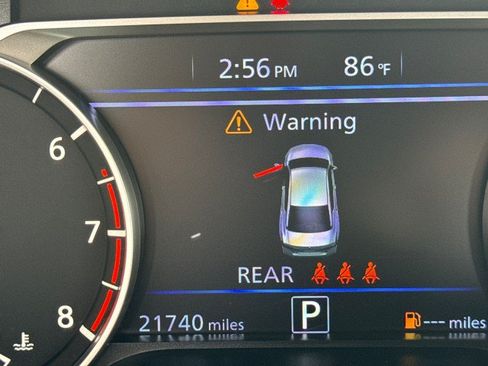 Used 2025 Nissan Altima 2.5 SR FWD image 11