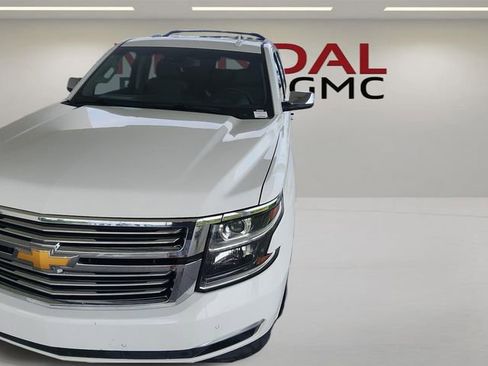 Used 2017 Chevrolet Suburban Premier AWD/4WD image 17
