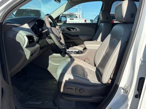 Used 2020 Chevrolet Traverse LT image 23