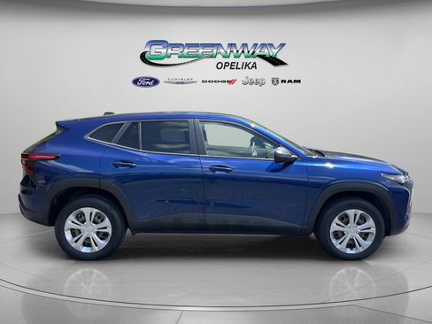 Used 2024 Chevrolet Trax LS FWD image 7