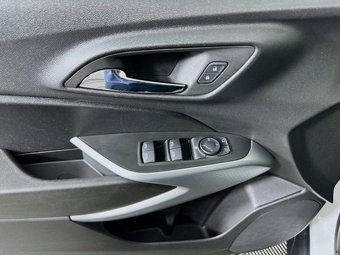 Used 2025 Chevrolet Trax LS image 15