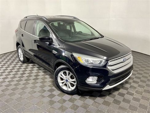 Used 2019 Ford Escape SEL image 3