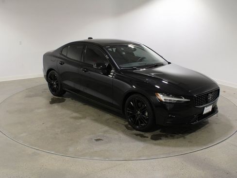 Used 2024 Volvo S60 B5 Plus image 7