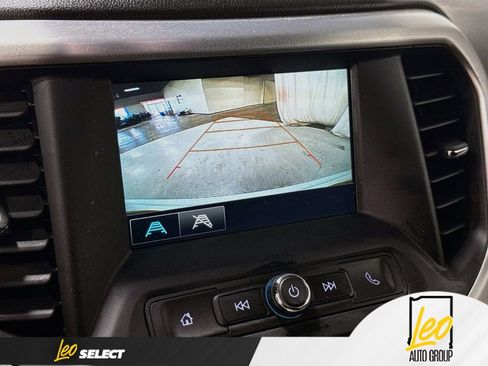 Used 2019 GMC Acadia SLE FWD image 16