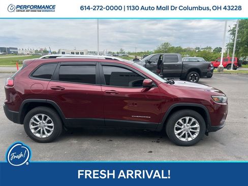 Used 2020 Jeep Cherokee Latitude AWD/4WD image 3