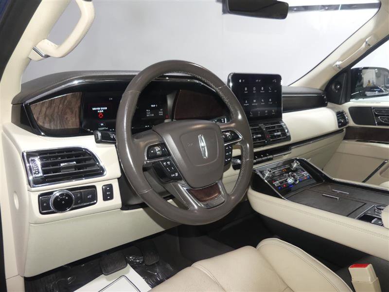 Used 2018 Lincoln Navigator Reserve w/ Technology Package AWD/4WD image 22