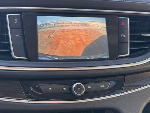 Used 2019 Buick Enclave Essence image 18