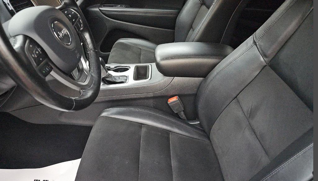 Used 2020 Jeep Grand Cherokee Altitude AWD/4WD image 23