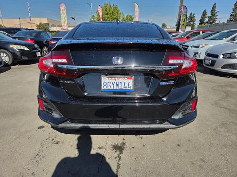Used 2018 Honda Clarity Plug-In Hybrid image 3