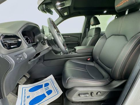 Used 2025 Honda Pilot TrailSport image 26