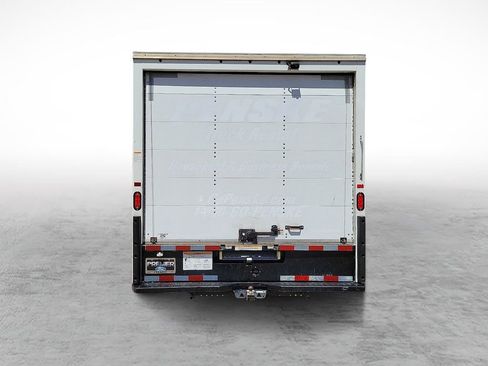 Used 2022 Ford E-350 and Econoline 350 Super Duty image 9