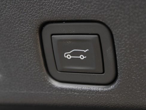 Used 2026 Chevrolet Traverse LT AWD/4WD image 9