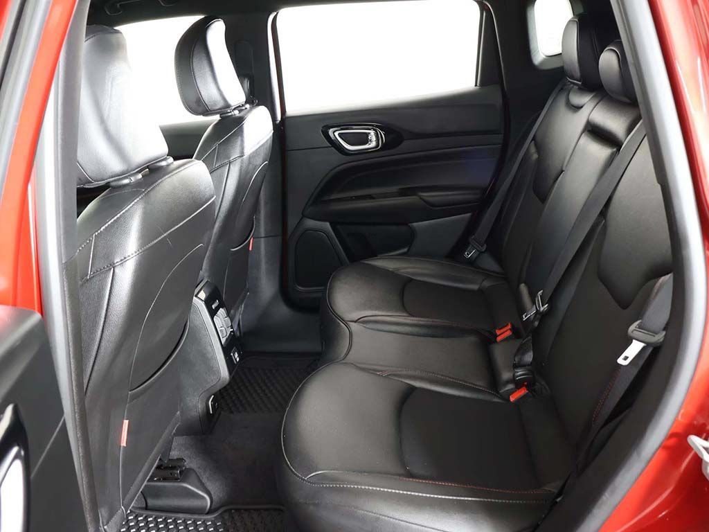 Used 2025 Jeep Compass Trailhawk AWD/4WD image 30