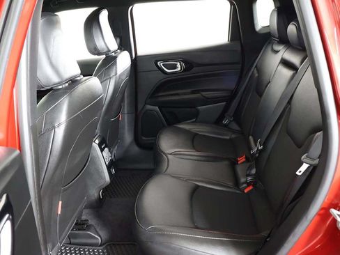 Used 2025 Jeep Compass Trailhawk AWD/4WD image 30