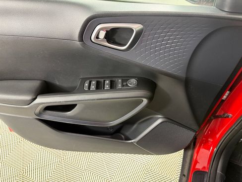 Used 2023 Kia Soul EX FWD image 11