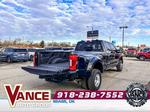 Used 2022 Ford F350 Platinum image 16