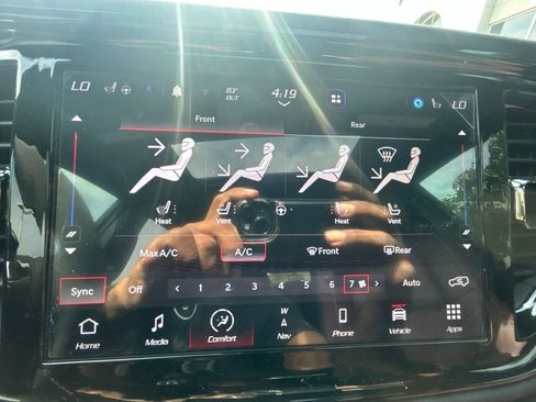 Used 2025 Dodge Durango SRT Hellcat AWD/4WD image 23