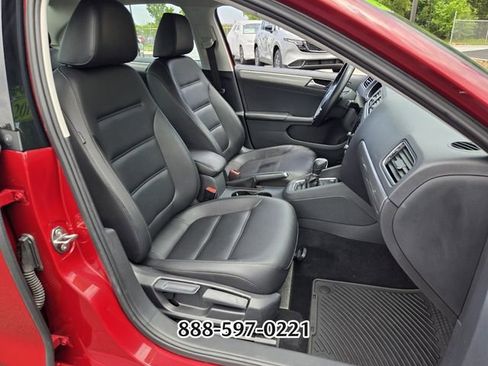 Used 2017 Volkswagen Jetta SE FWD image 20