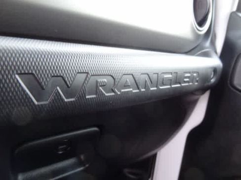 Used 2019 Jeep Wrangler Sport AWD/4WD image 34