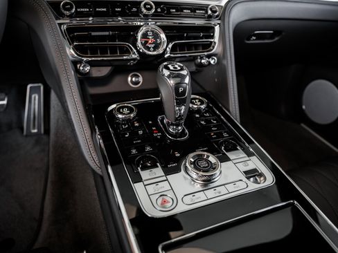 Used 2022 Bentley Flying Spur V8 image 29
