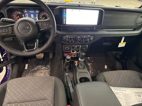 New 2026 Jeep Gladiator Mojave image 9