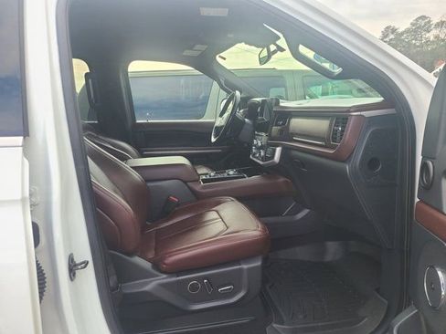 Used 2022 Ford Expedition Limited AWD/4WD image 6