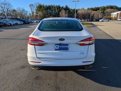 Used 2020 Ford Fusion SE image 4