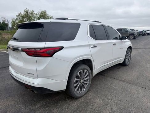 Used 2023 Chevrolet Traverse Premier AWD/4WD image 7