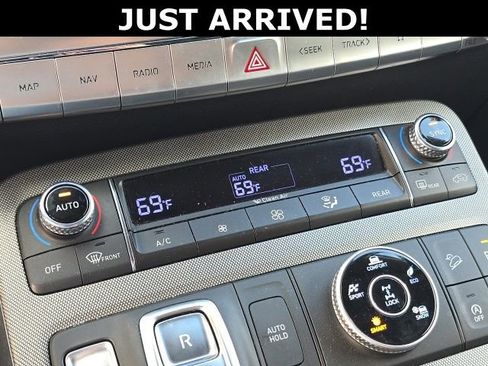 Used 2021 Hyundai Palisade Limited w/ Winter Package image 24